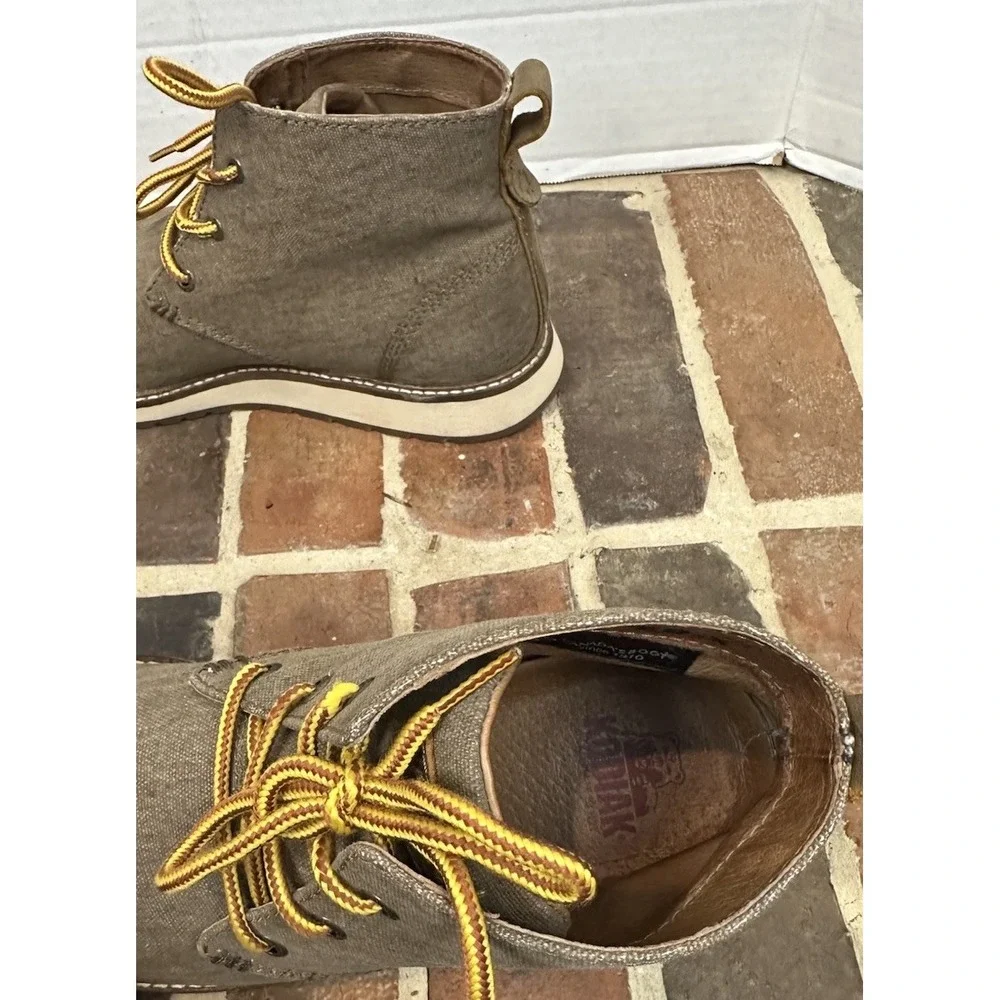 Kodiak Brown Waxed Canvas Chukka Boots Lace Up Ankle Water Resistant Men's 9.5